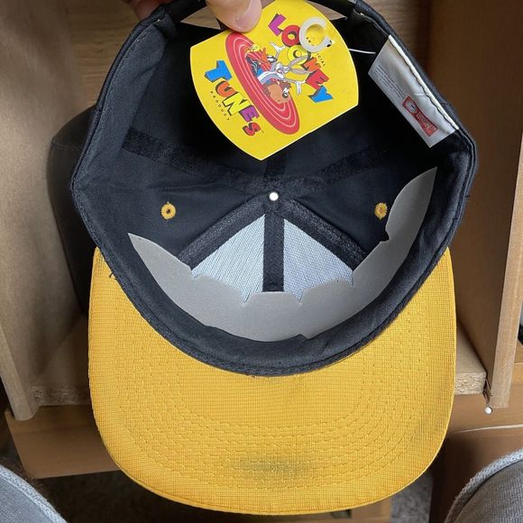 Vintage NEW 1997 The University Of Iowa Looney Tunes Bugs Bunny Snapback Cap Hat - Picture 9 of 12